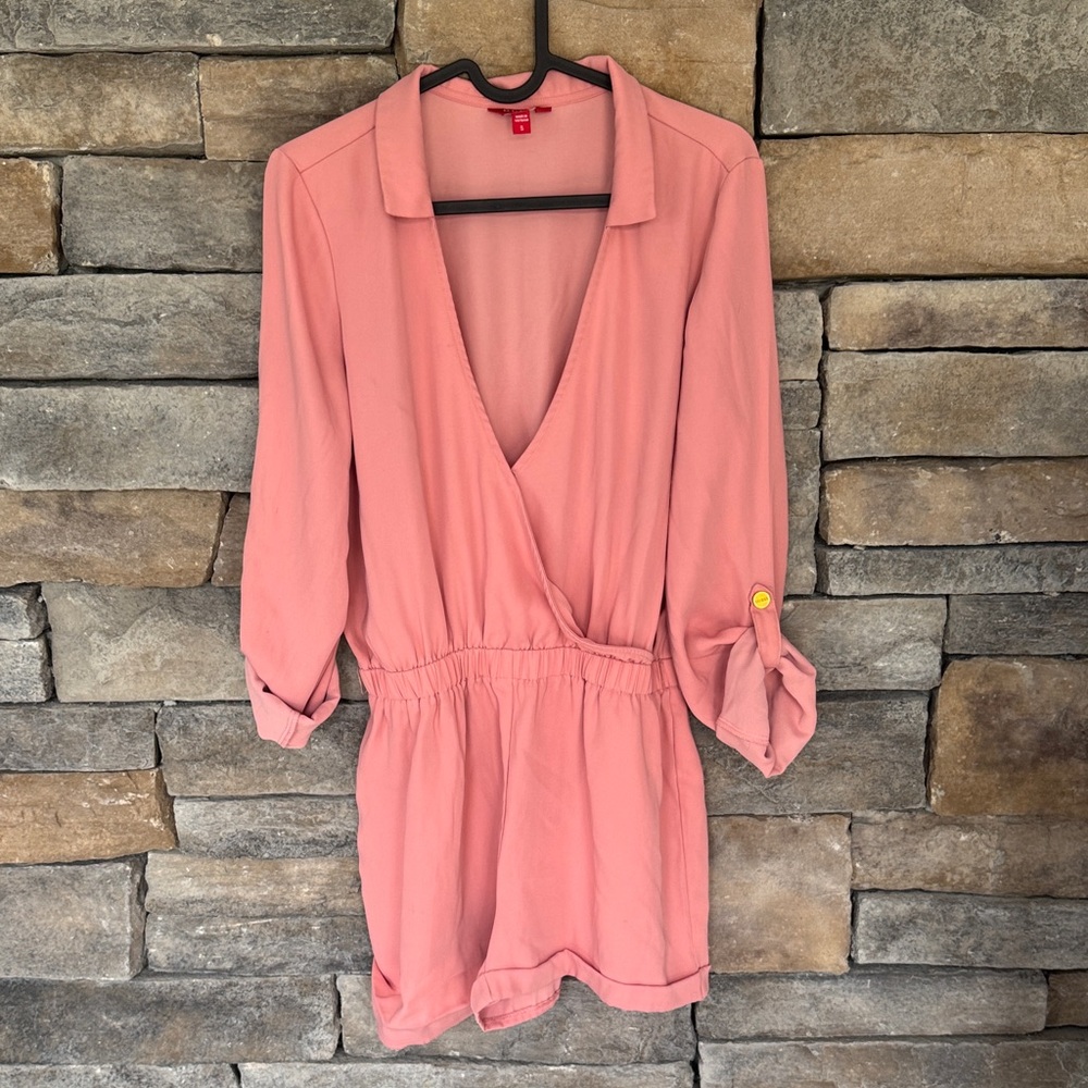 GUESS- Deep V Dusty Coral Pink Romper